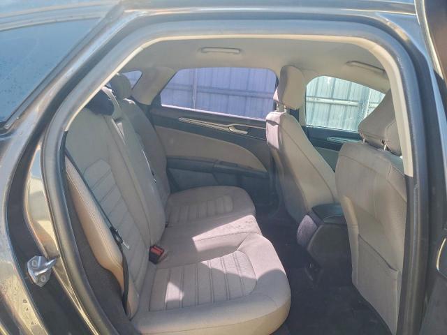 Ford Fusion S Image 5