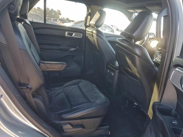 Ford Explorer Limited Image 7