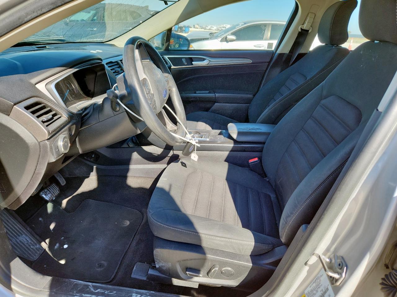 Ford Fusion Se Hybrid Image 6