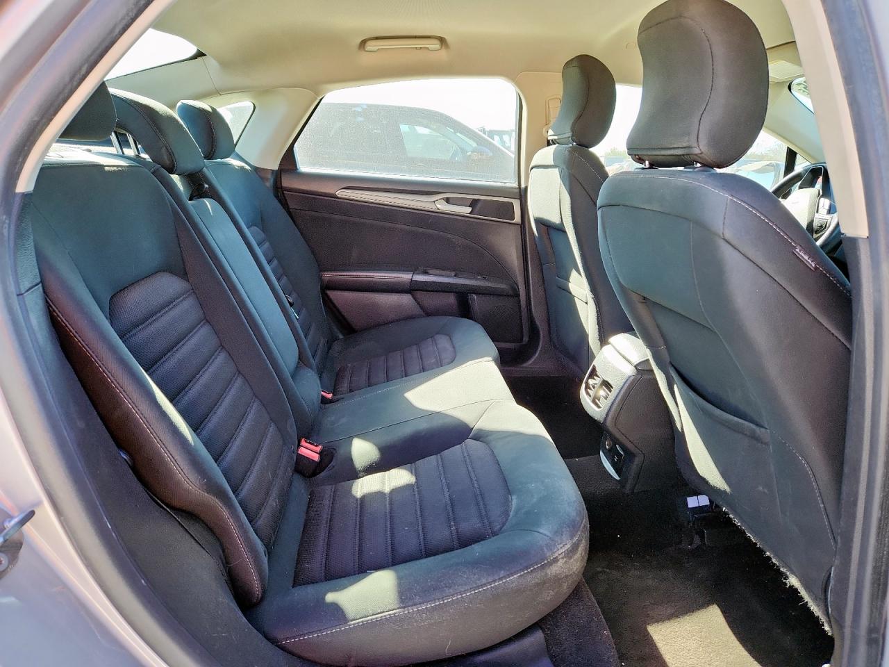 Ford Fusion Se Hybrid Image 7