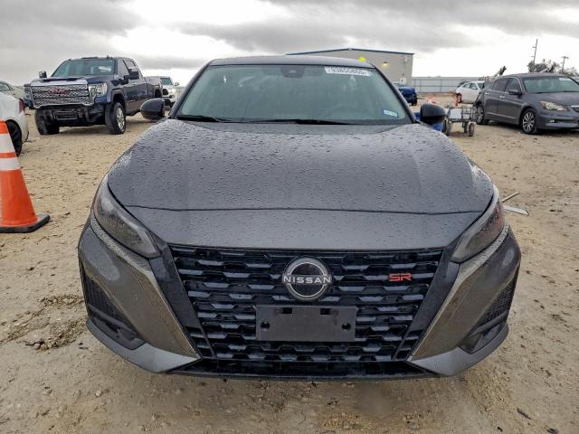 Nissan Altima Sr Image 10