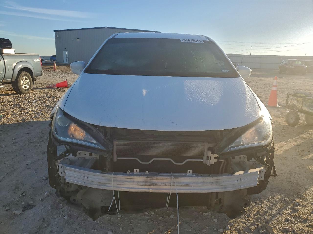 Chrysler Pacifica Touring Image 12