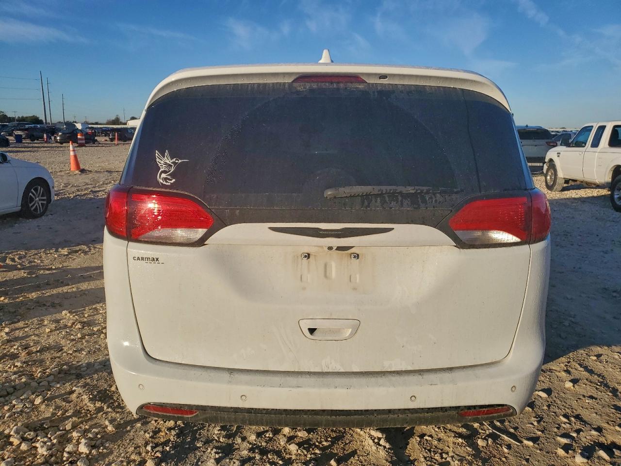 Chrysler Pacifica Touring Image 6