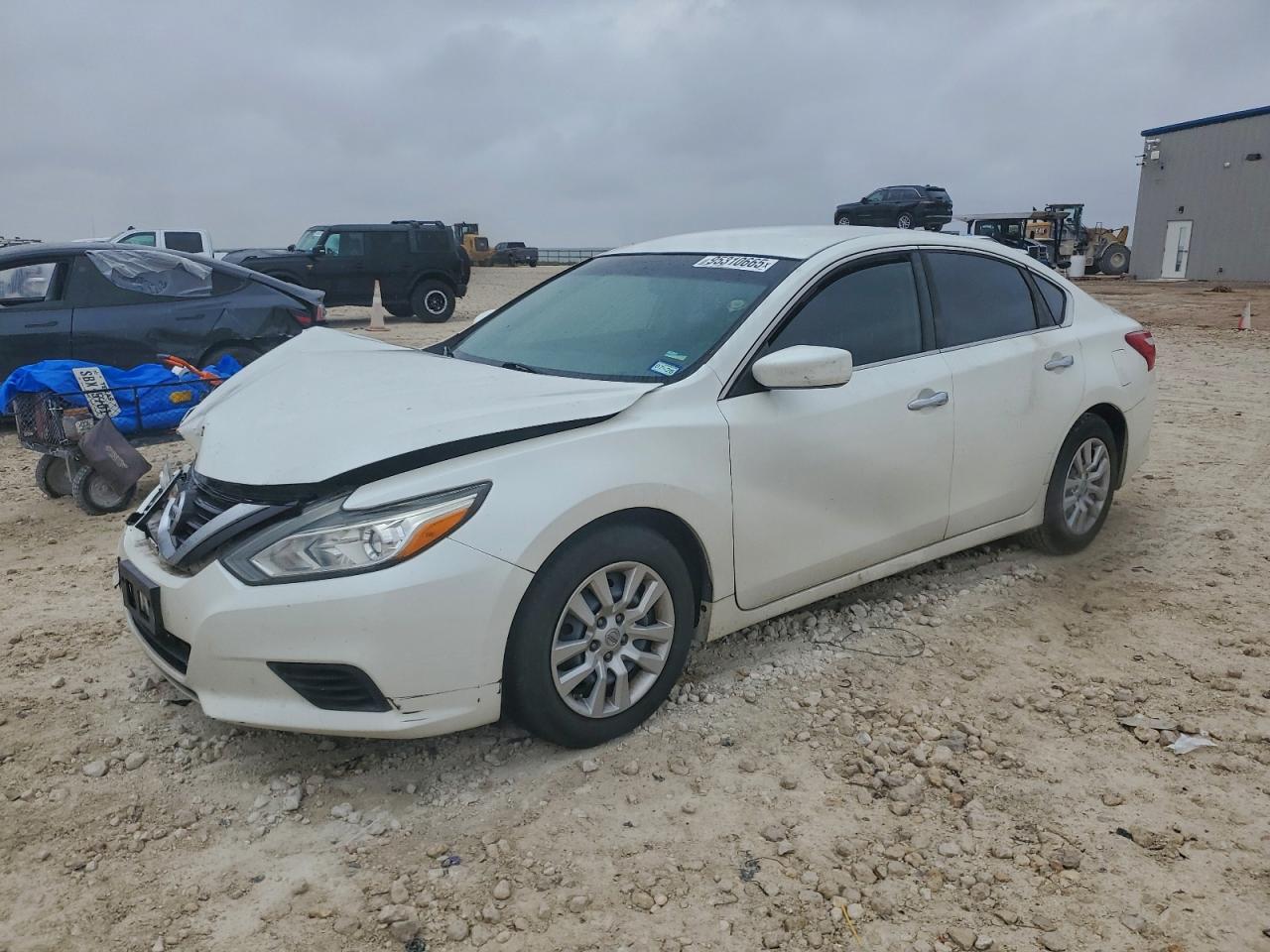 Nissan Altima 2.5 Image 1