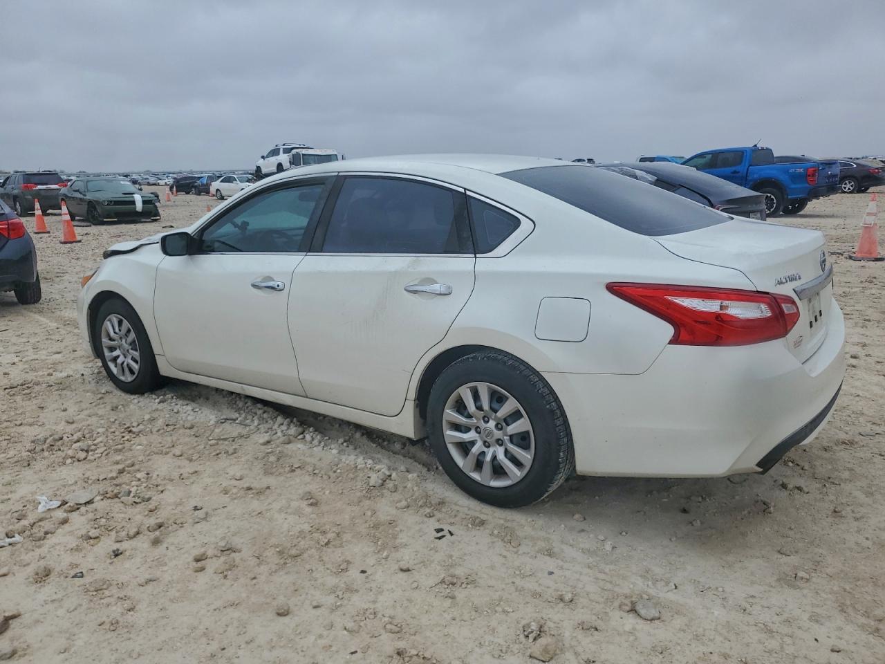 Nissan Altima 2.5 Image 12