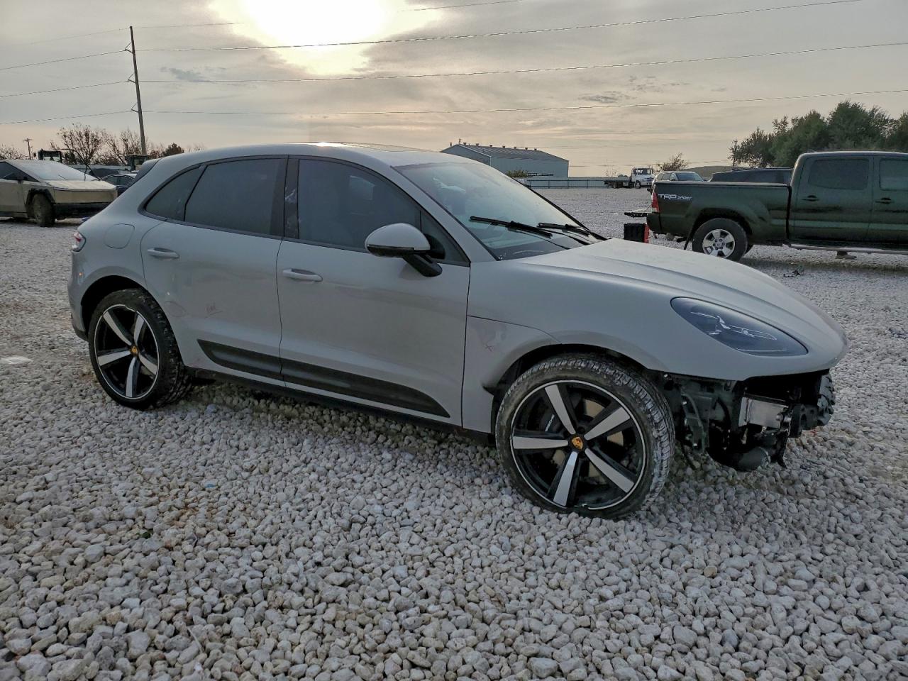 Porsche Macan Base Base Image 2