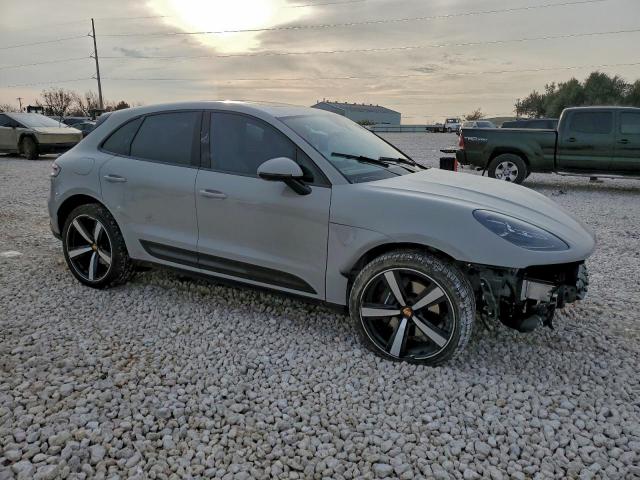 Porsche Macan Base Base Image 2