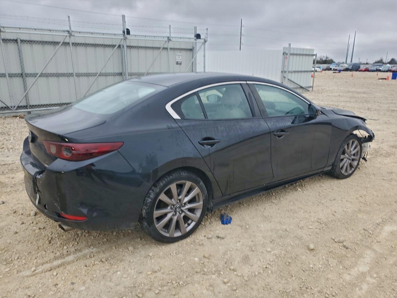 Mazda 3 Preferred Image 3