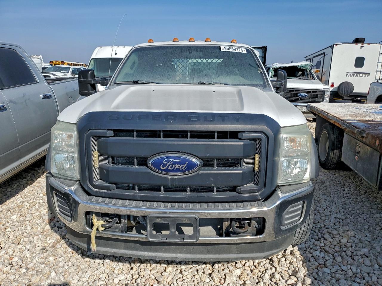Ford F-450 Super Duty Image 11