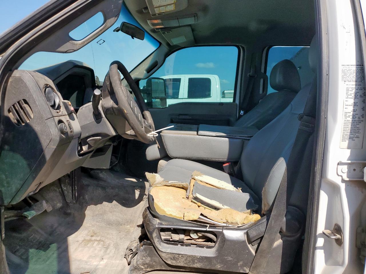 Ford F-450 Super Duty Image 3