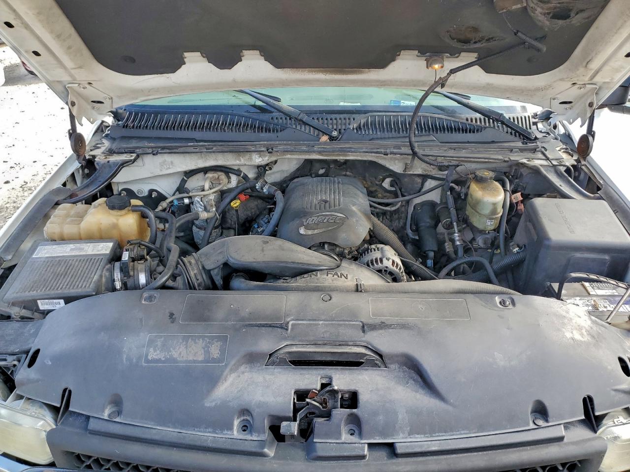 Chevrolet Silverado C2500 Heavy Duty Image 12