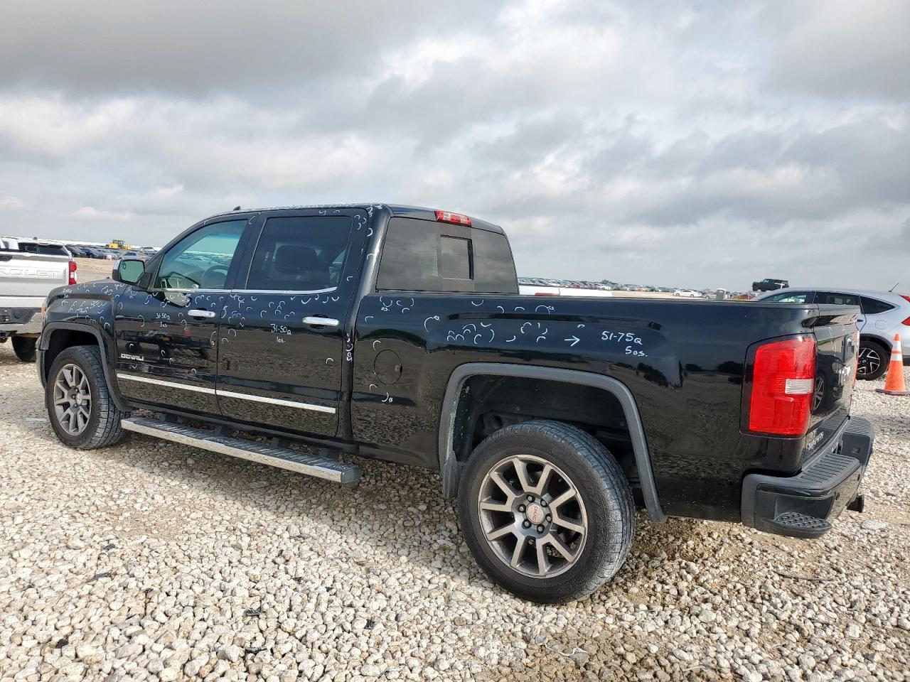 GMC Sierra C1500 Denali Image 6