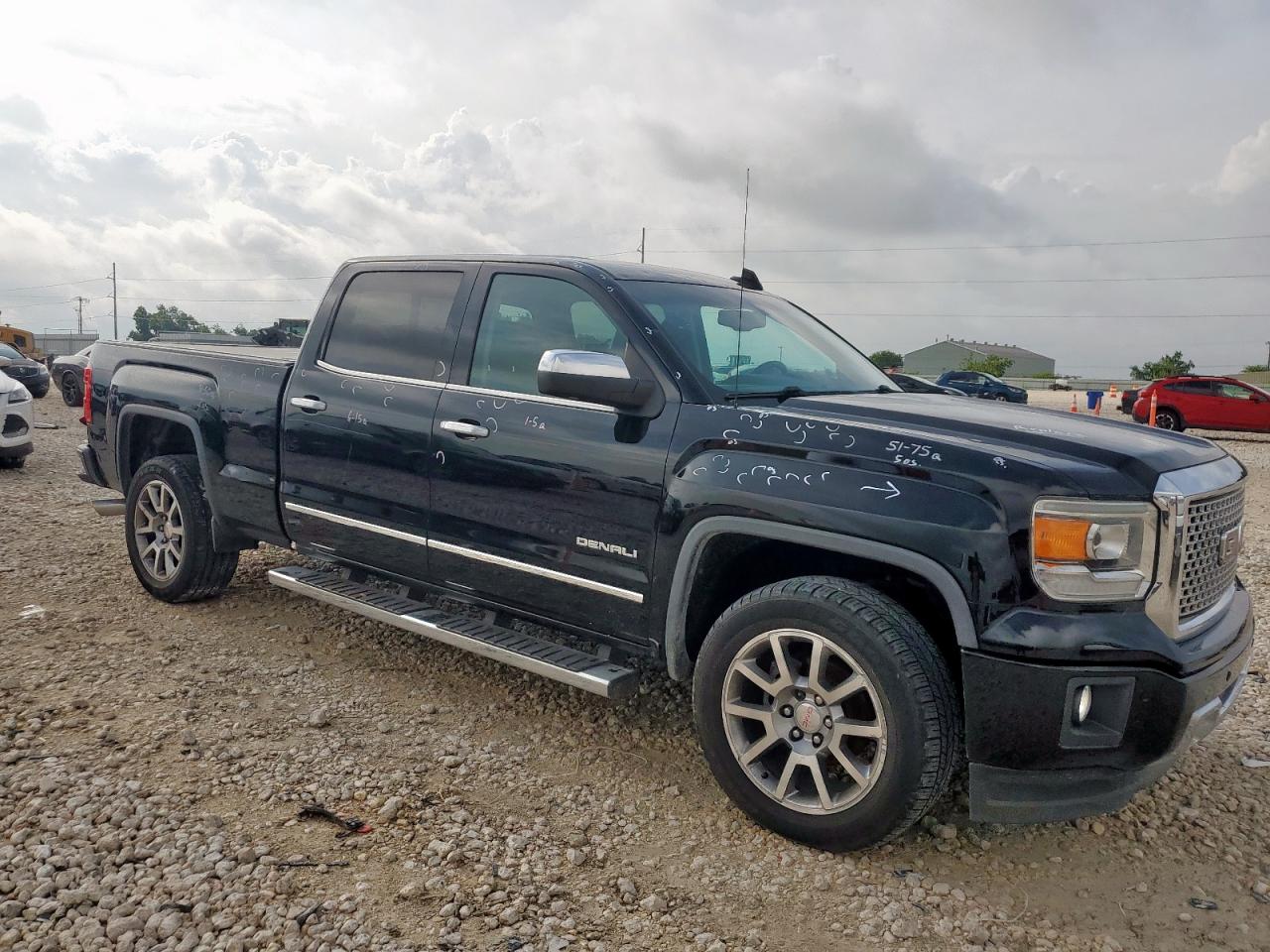 GMC Sierra C1500 Denali Image 3