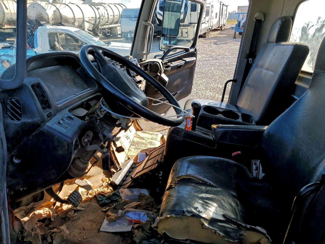 Hino 258 268 Image 12