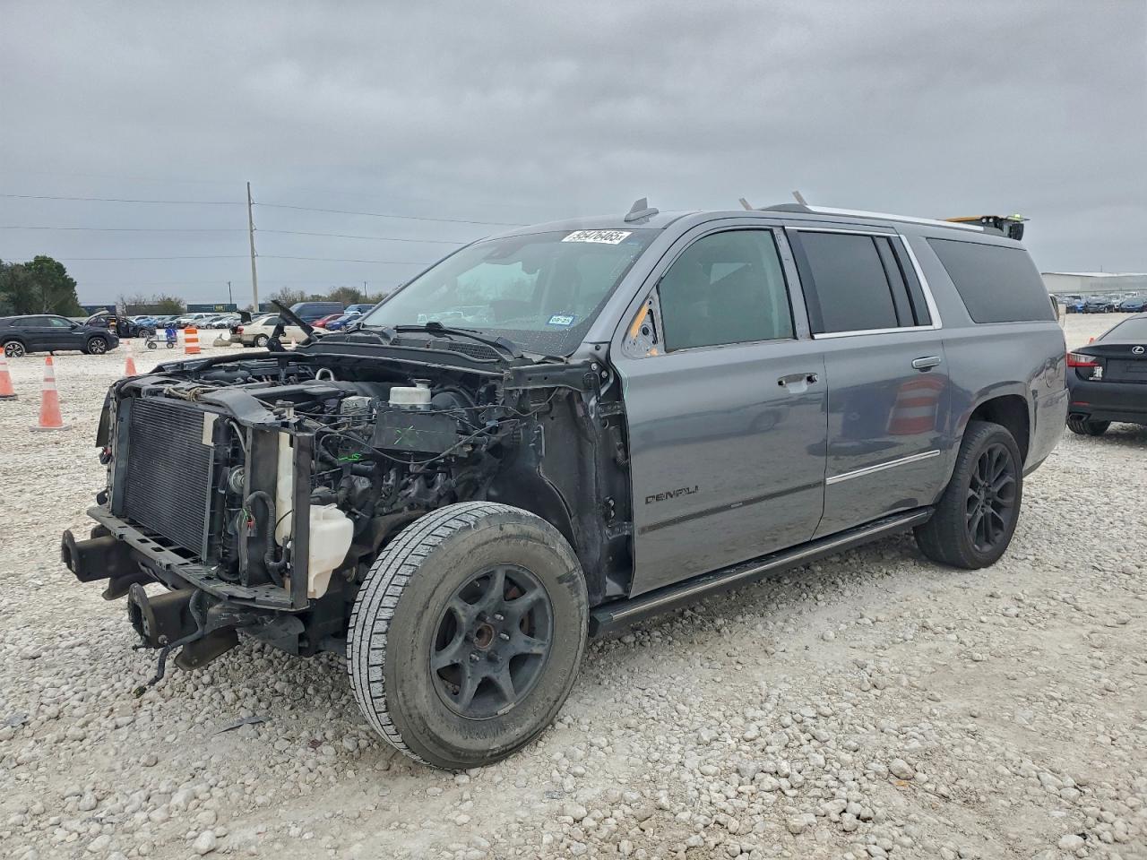 GMC Yukon Denali Image 1