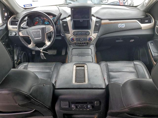 GMC Yukon Denali Image 6