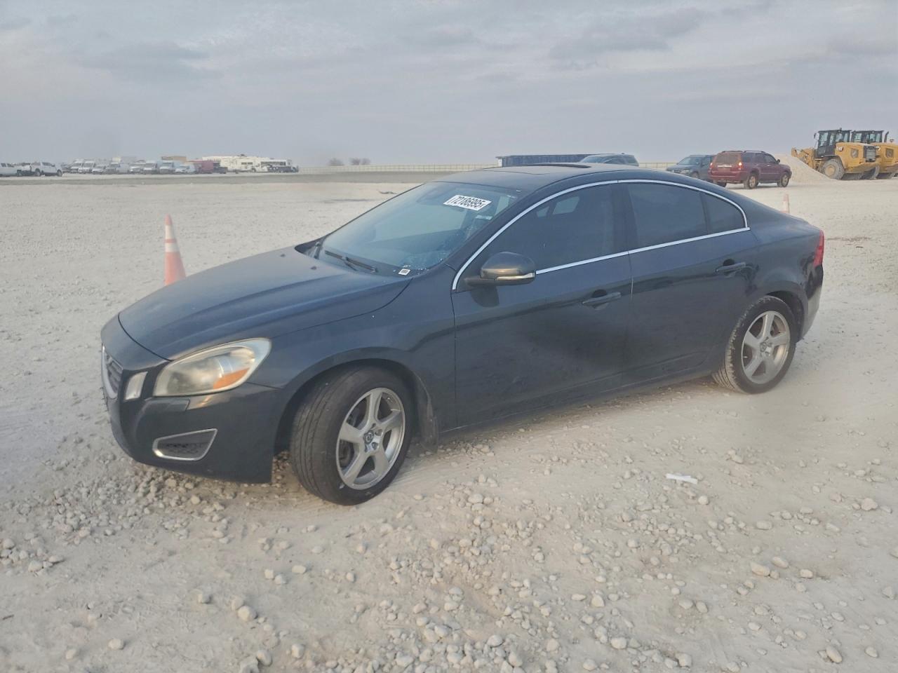 Volvo S60 T5 Image 1