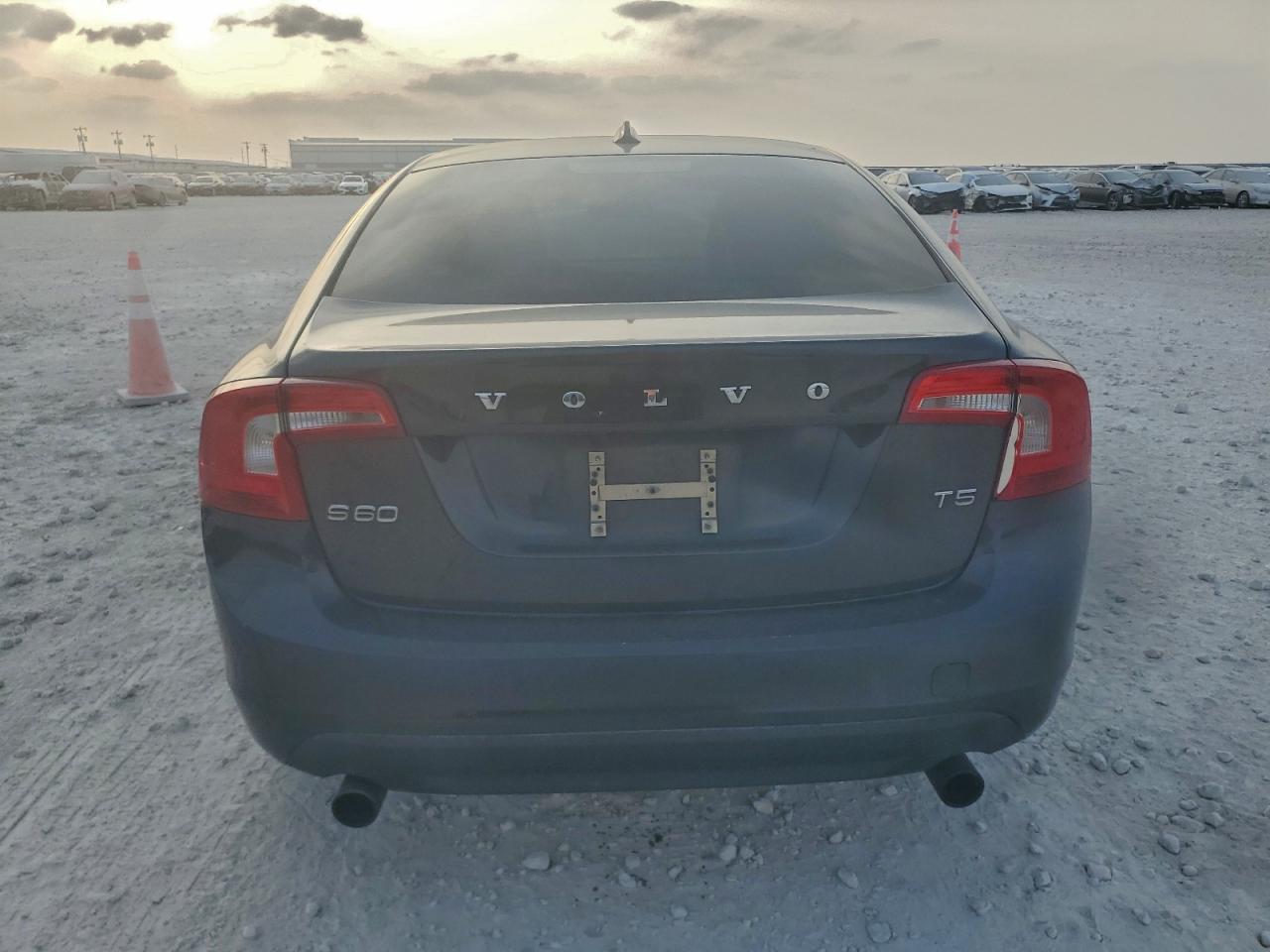 Volvo S60 T5 Image 3