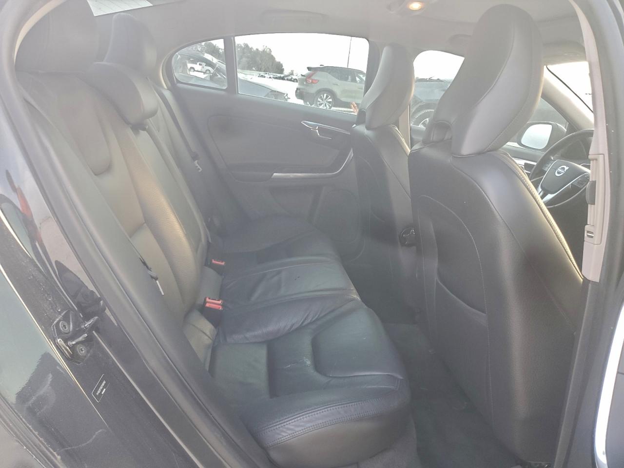 Volvo S60 T5 Image 9