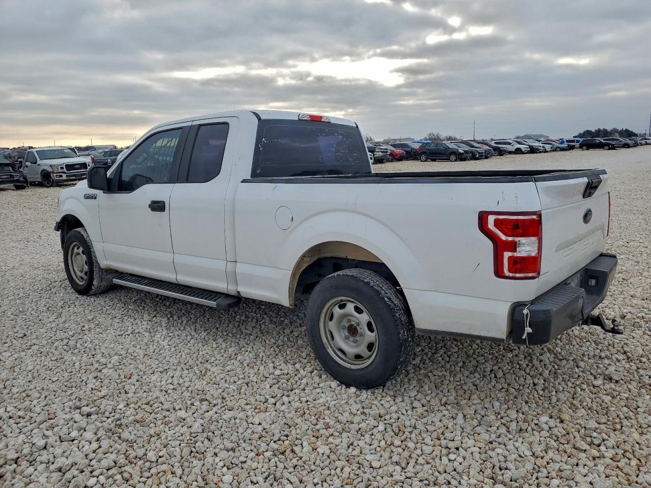 Ford F-150 Super Cab Image 3