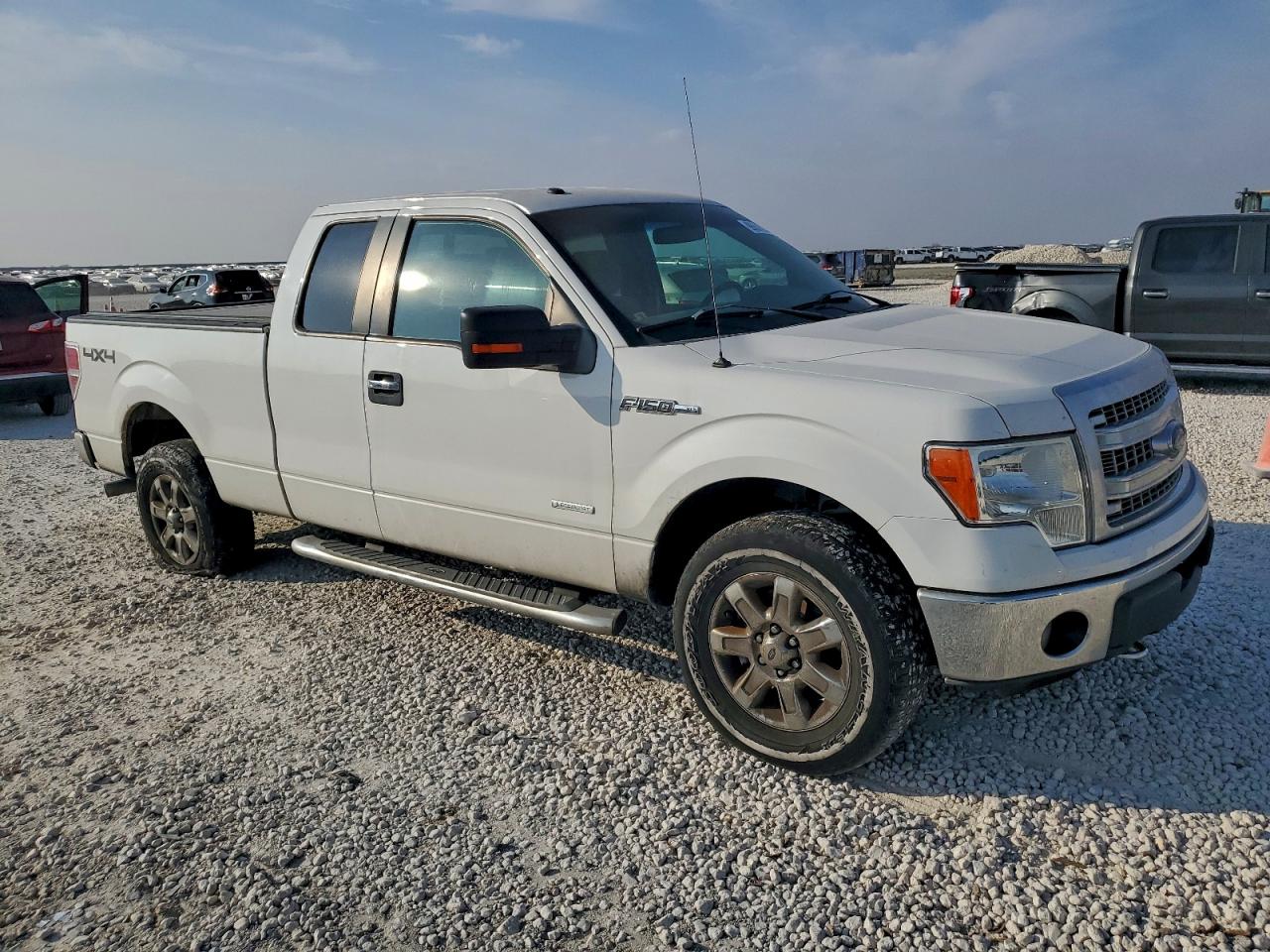 Ford F-150 Super Cab Image 2