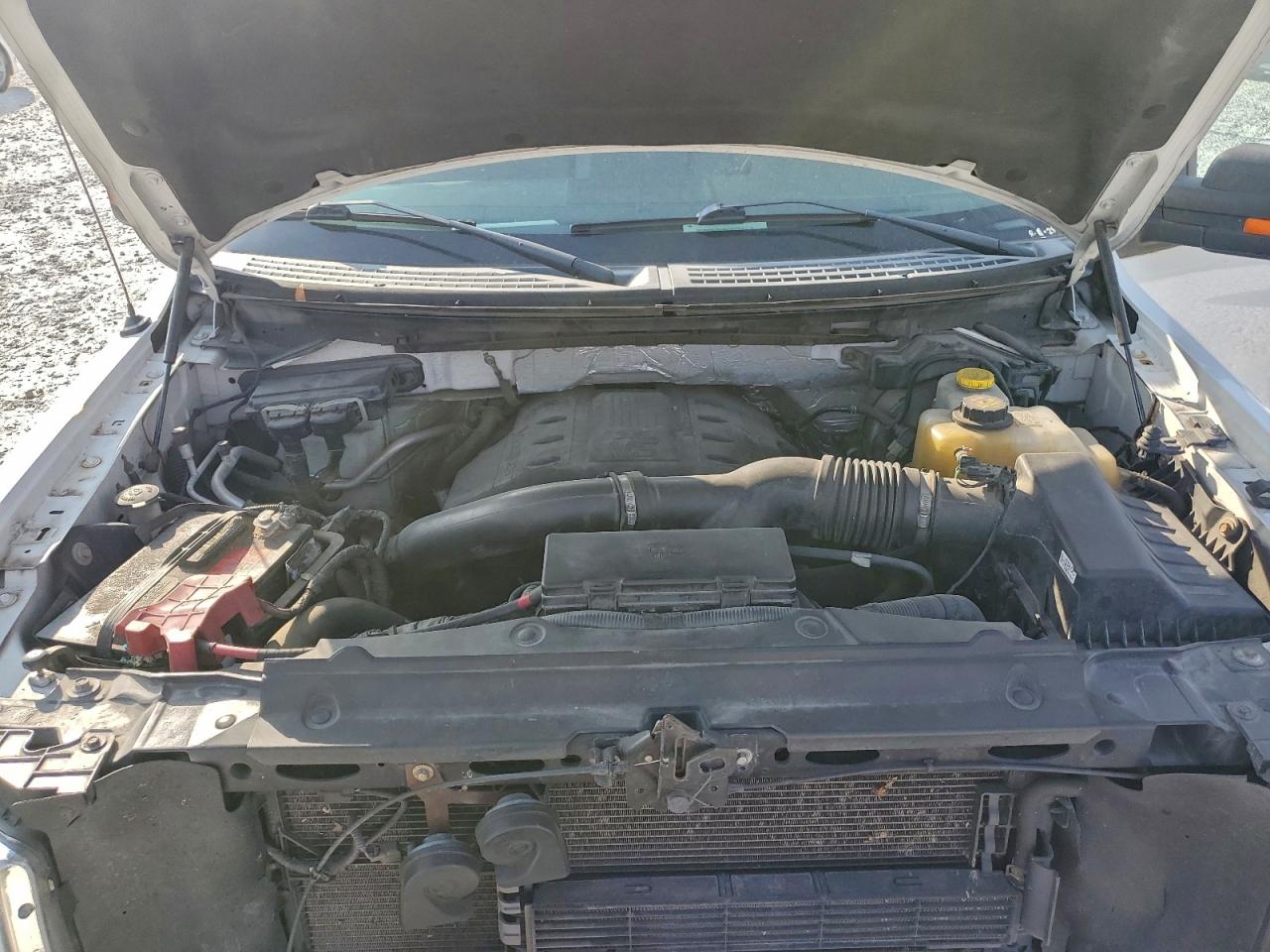 Ford F-150 Super Cab Image 9