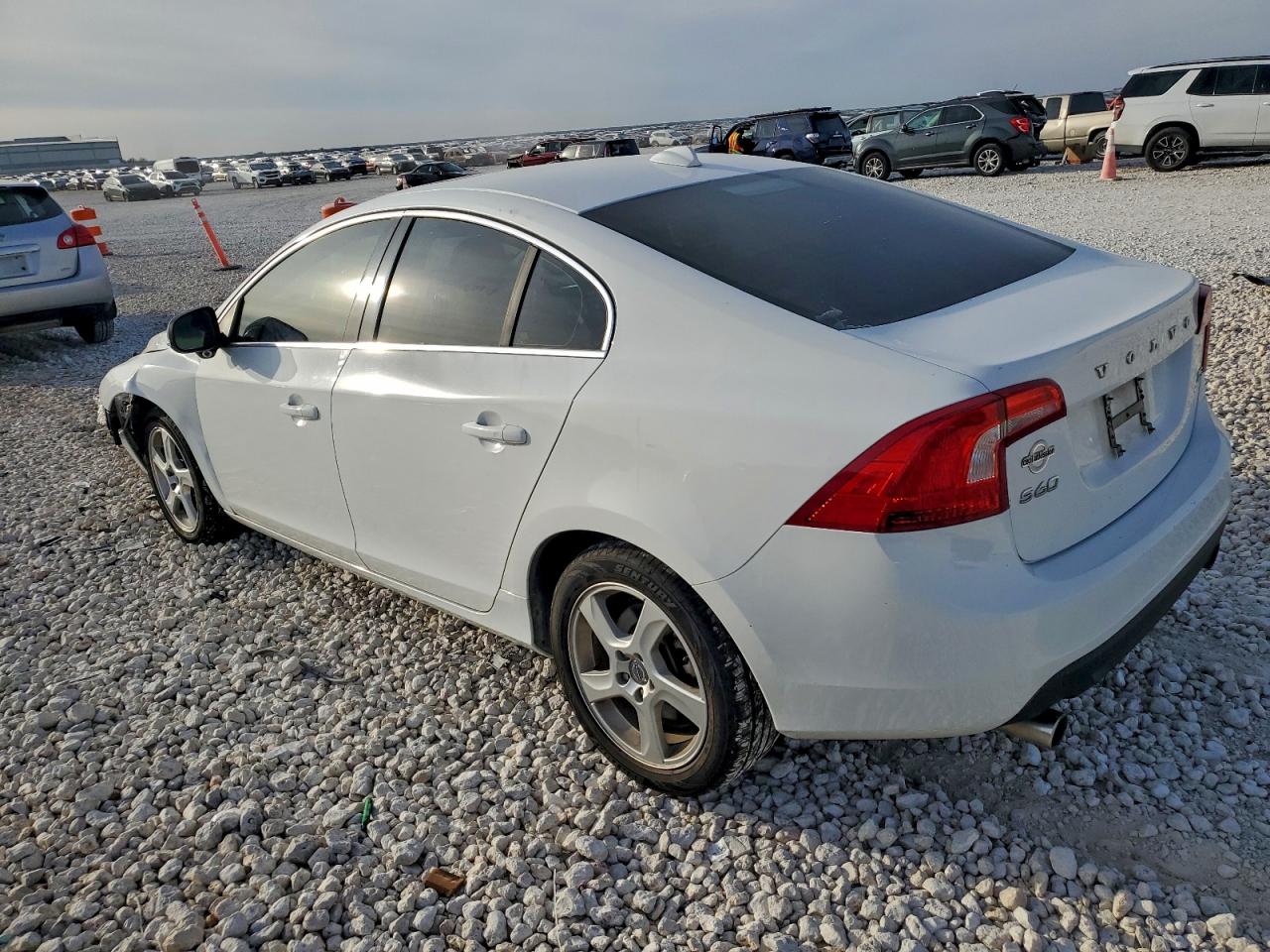 Volvo S60 T5 Image 2