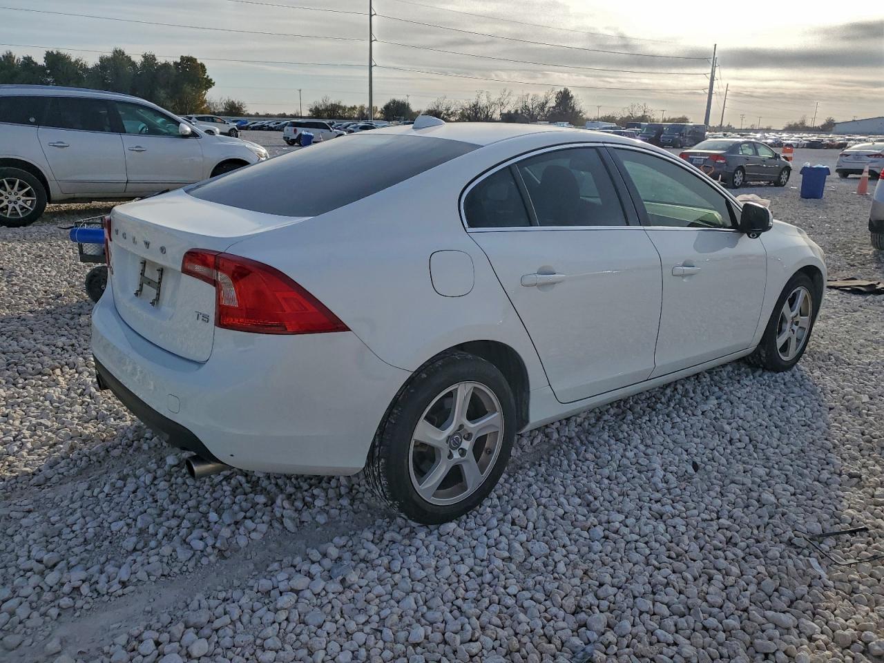 Volvo S60 T5 Image 3