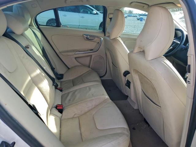 Volvo S60 T5 Image 9