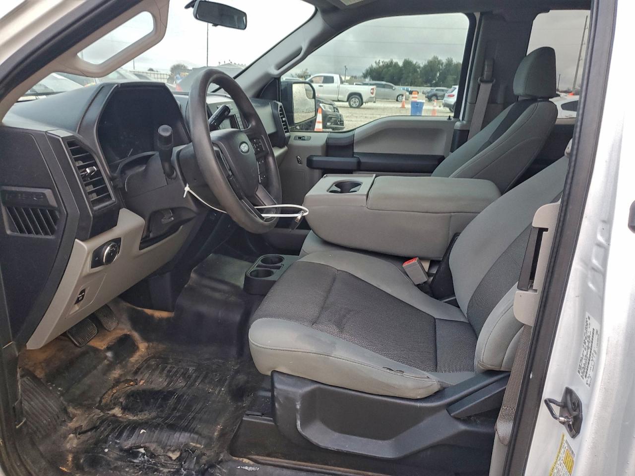 Ford F-150 Super Cab Image 11