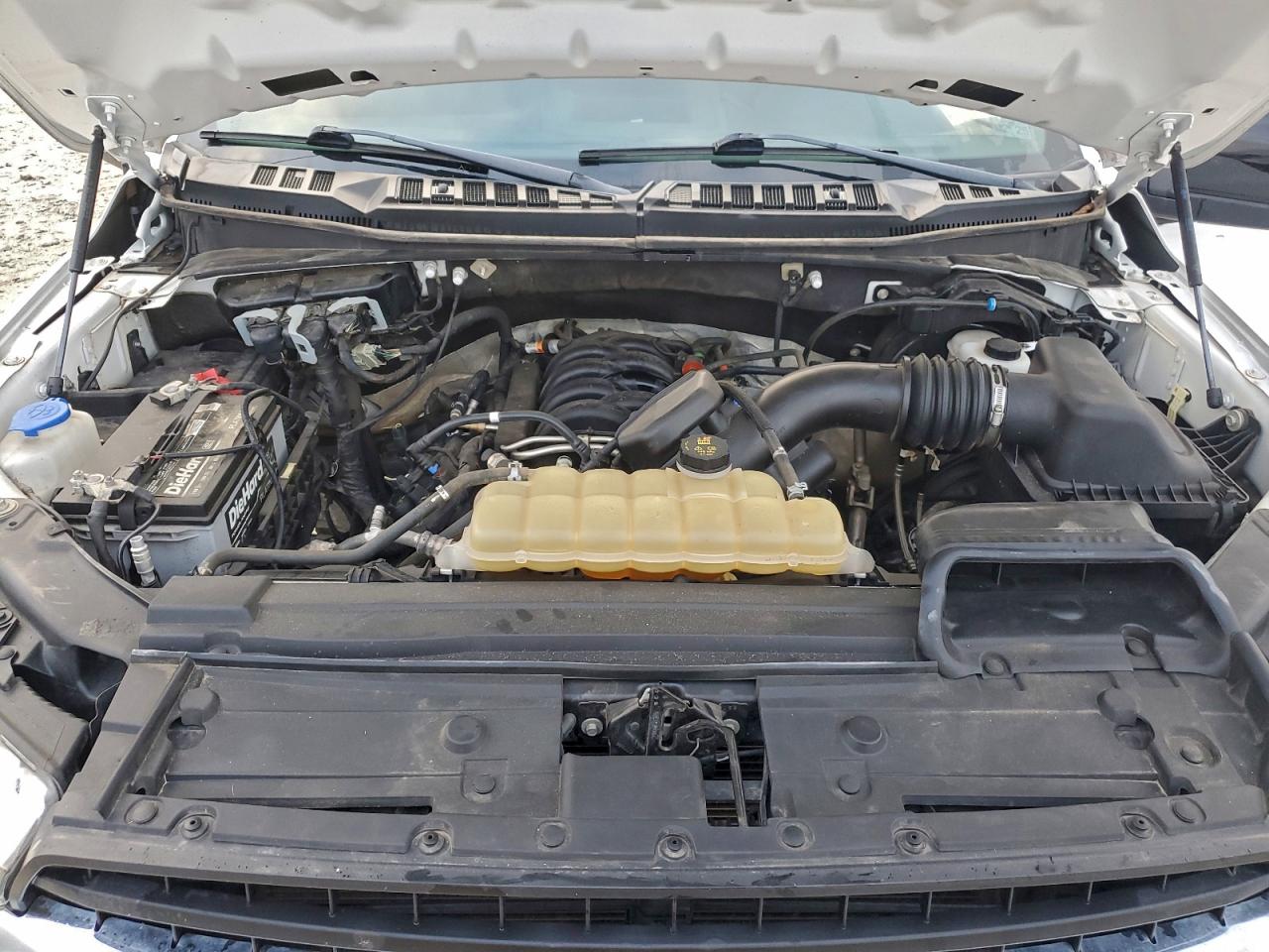 Ford F-150 Super Cab Image 9