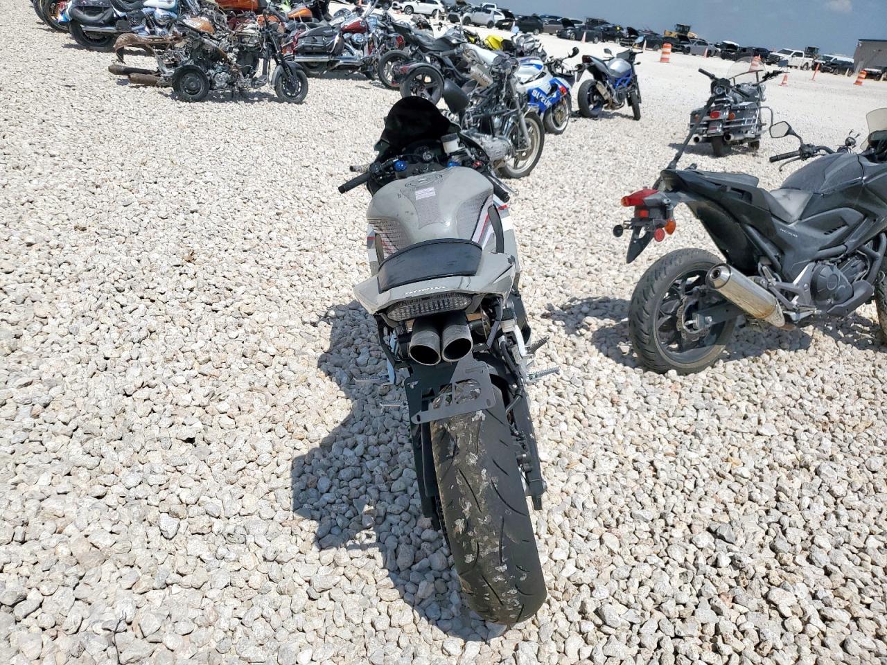 Honda Cbr Cycle Rr Image 8