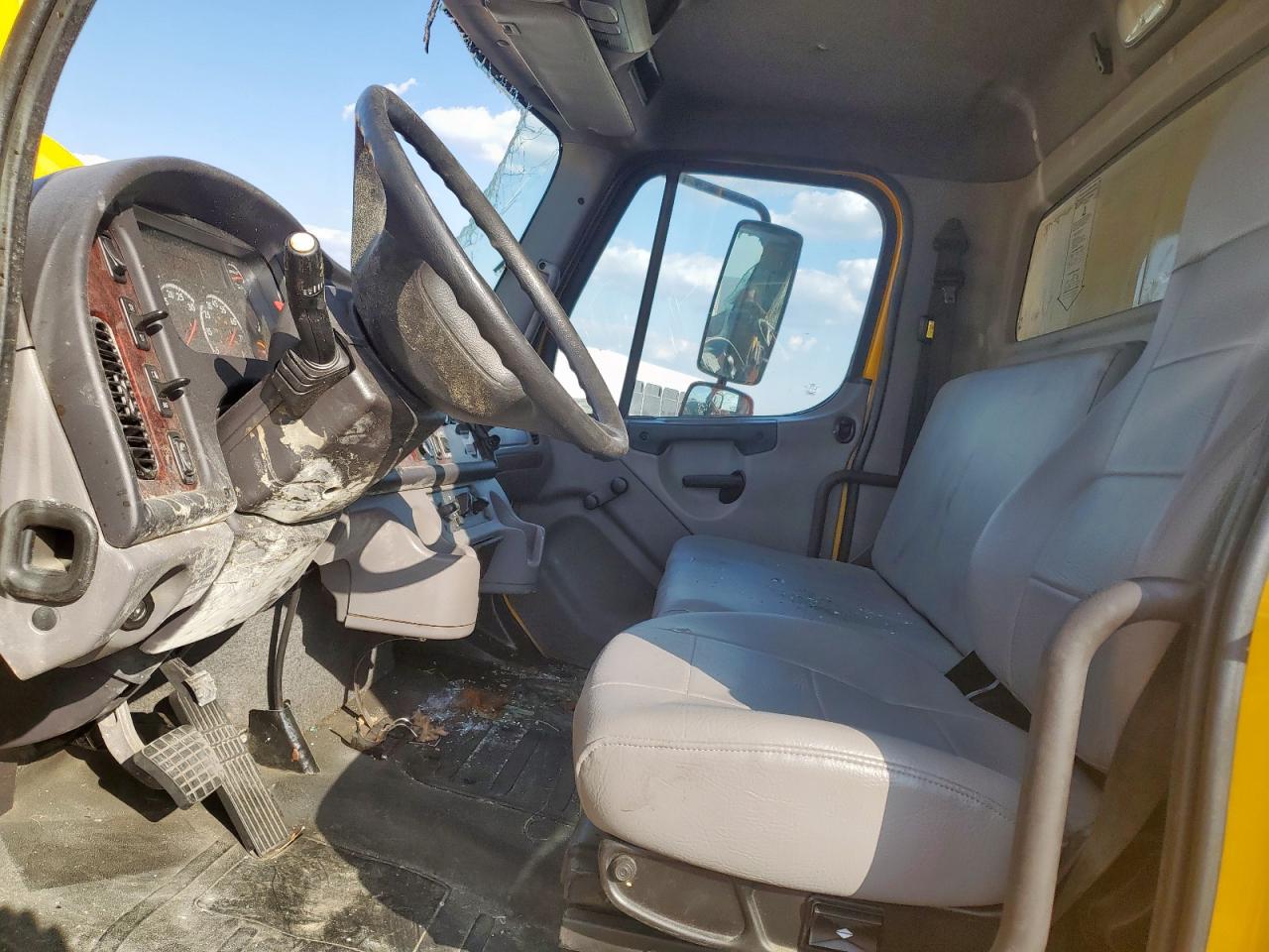 Freightliner M2 106 Medium Duty Image 7