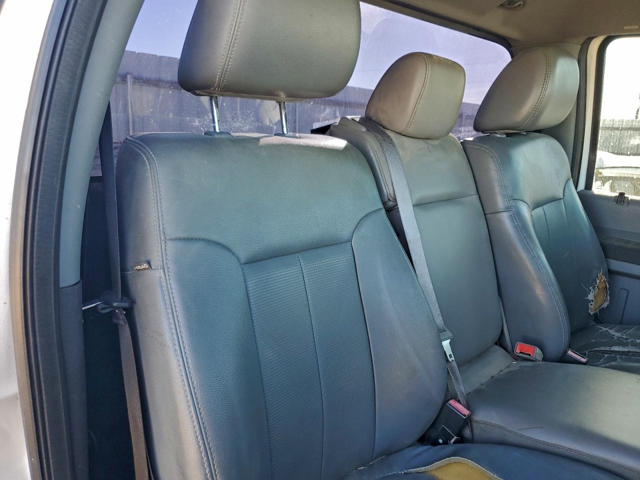 Ford F-350 Super Duty Image 8