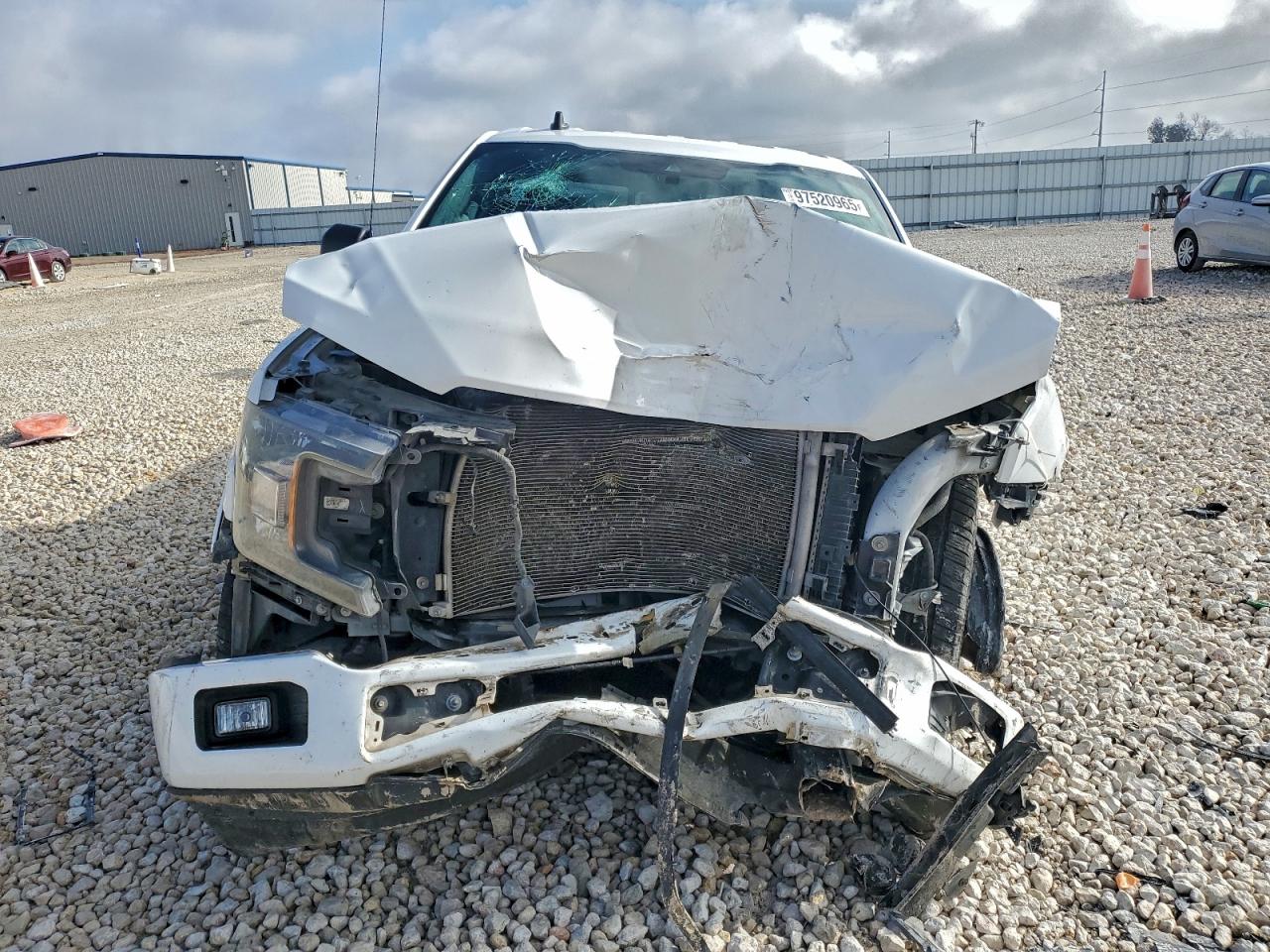 Ford F-150 Supercrew Image 12