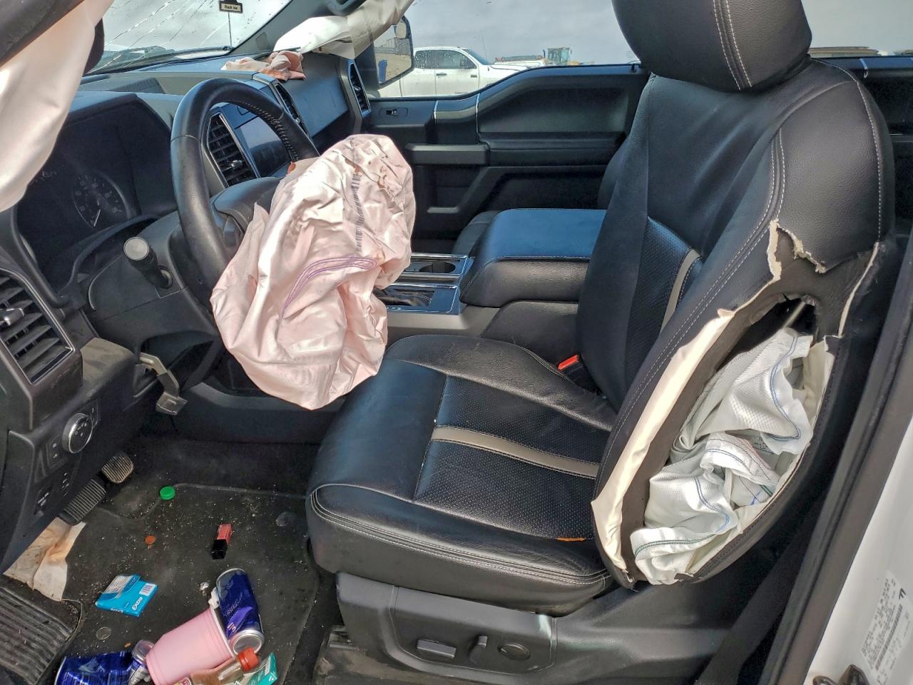 Ford F-150 Supercrew Image 11