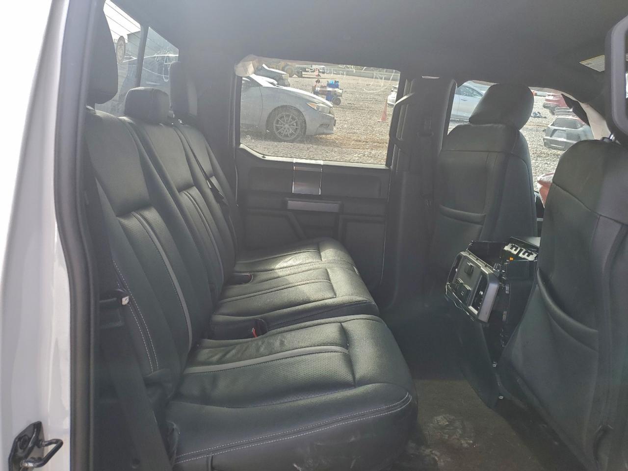 Ford F-150 Supercrew Image 6